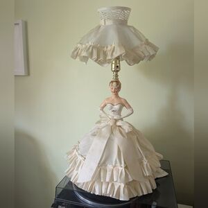 Vintage Lady Porcelain Doll Lamp